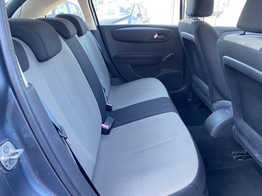 Citroën C4 1.6 HDI 92 pack 2010 - vue 5