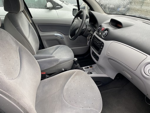 Citroën C3 1.1 60 Ch 2005 - vue 5