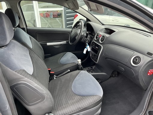 Citroën C2 1.1 Essence 2008 - vue 5