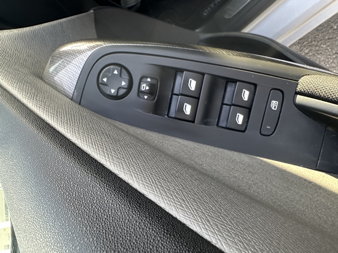 Citroën Grand C4 1.6 HDI 115ch 7 Places exclusive 2017 - vue 18