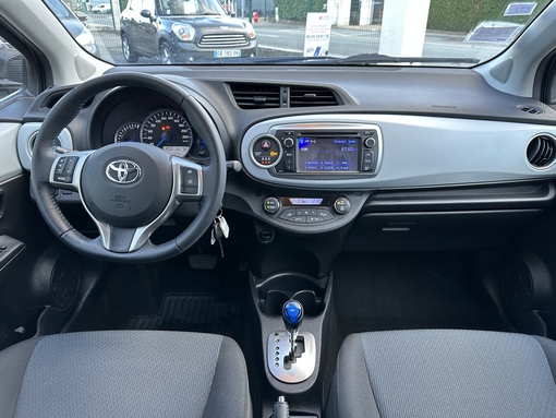Toyota Yaris 1.5 Vvti 100 Ch 2014 - vue 6