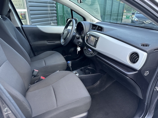 Toyota Yaris 1.5 Vvti 100 Ch 2014 - vue 7