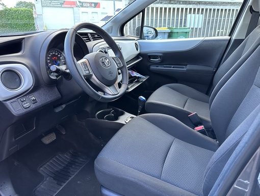 Toyota Yaris 1.5 Vvti 100 Ch 2014 - vue 10