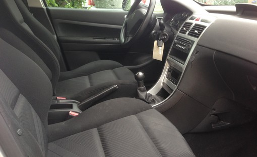 Peugeot 307 Break 1.6 hdi 110 xs 2006 - vue 5