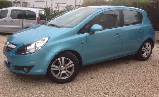 Opel Corsa 111 1.3 cdti 95 2010 - vue 2