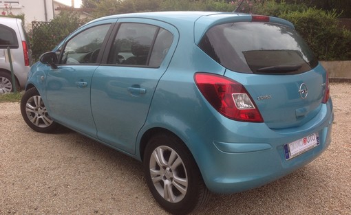 Opel Corsa 111 1.3 cdti 95 2010 - vue 3
