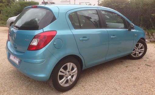 Opel Corsa 111 1.3 cdti 95 2010 - vue 4