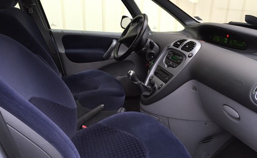 Citroën Xsara Picasso 1.6 HDI 110 Exclusive 2006 - vue 4