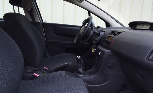 Citroën C4 1.4 2006 - vue 4