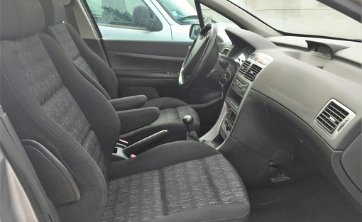 Peugeot 307 1.4 HDI 70 2004 - vue 4
