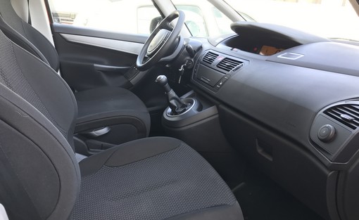 Citroën Grand C4 Picasso 1.6 hdi 110 pack 7 pl 2009 - vue 4