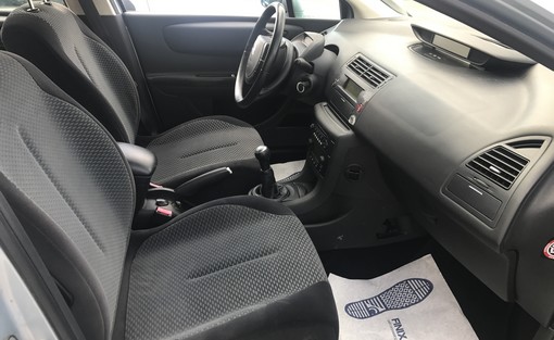 Citroën C4 1.6 110 pack 2005 - vue 4
