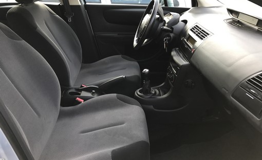 Citroën C4 1.6 HDI 90 pack 2005 - vue 4
