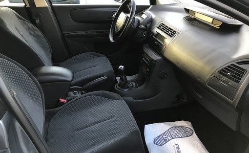 Citroën C4 1.6 HDI 110 2006 - vue 4