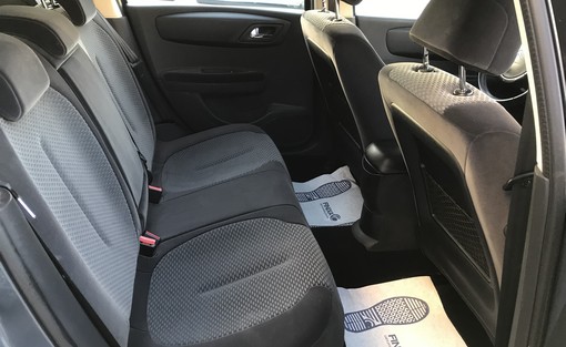 Citroën C4 1.6 HDI 110 2006 - vue 5