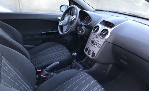 Opel Opel Corsa 1.3 Cdti 75 2009 - vue 3