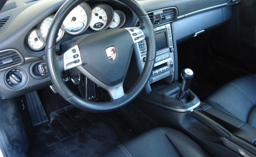 Porsche Porsche 911 Carrera 4 2006 - vue 4