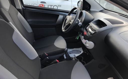 Citroën C1 1.0 2013 - vue 4