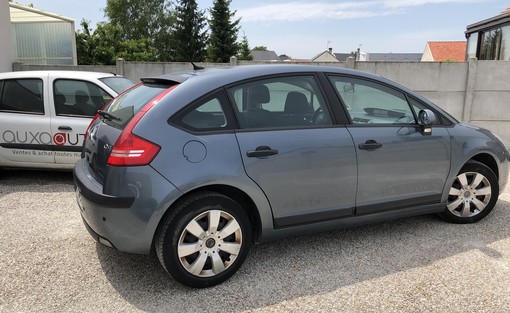Citroën C4 1.4 90 2007 - vue 2