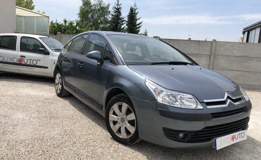 Citroën C4 1.4 90 2007 - vue 3