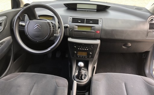 Citroën C4 1.4 90 2007 - vue 5