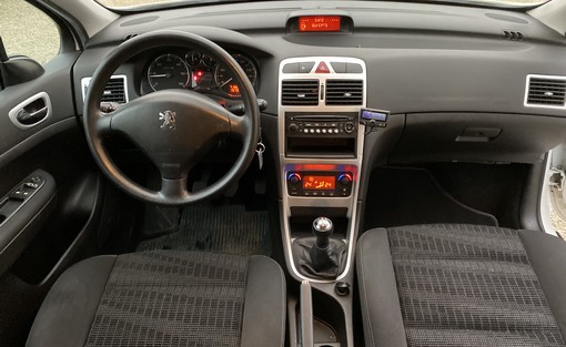 Peugeot 307 Break 1.6 HDI 90 Ch 2007 - vue 6