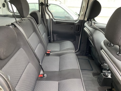 Citroën Berlingo 1.6 HDI 75 Ch 2010 - vue 4