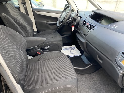 Citroën Grand C4 1.6 112 Ch confort 2013 - vue 2
