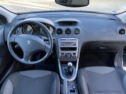 Peugeot 308 1.6 HDI 90 Ch 2009 - vue 6