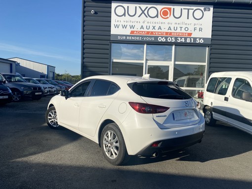 Mazda 3 2.0 120Xch 2015 - vue 3