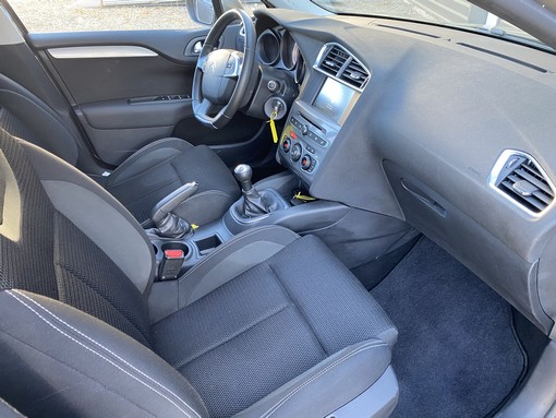 Citroën C4 1.6 HDI 92 Ch 2015 - vue 4