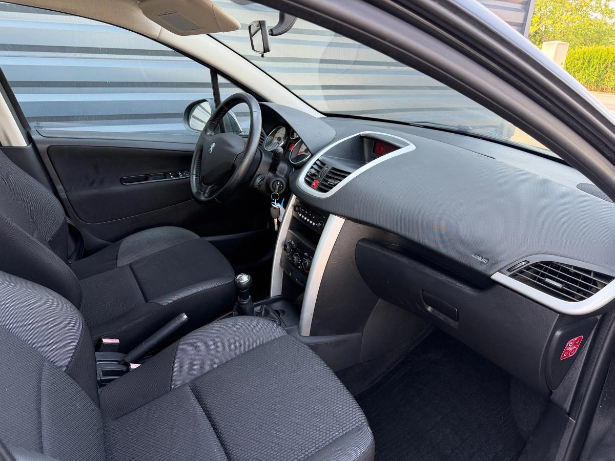 Peugeot 207 1.4 75 ACTIVE 2012 - vue 10