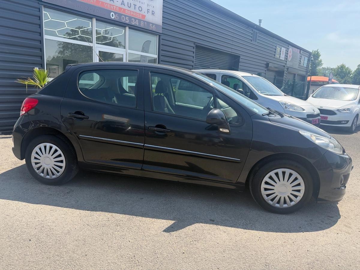 Peugeot 207 1.4 75 ACTIVE 2012 - vue 4