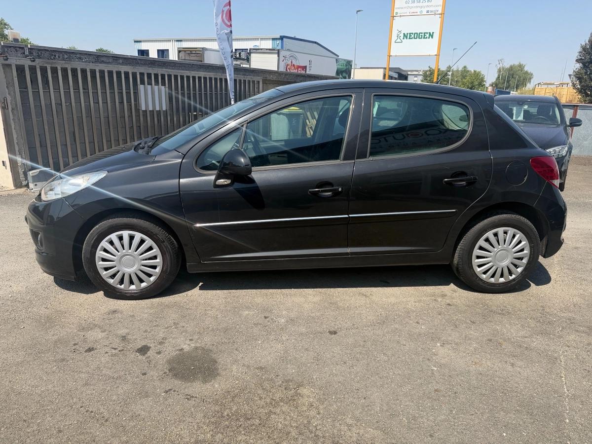 Peugeot 207 1.4 75 ACTIVE 2012 - vue 5