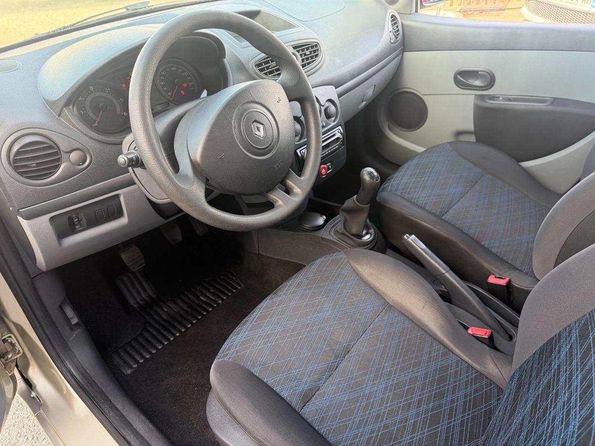 Renault Clio 1.5 DCI 70 PACK AUTHENTIQUE 2007 - vue 10