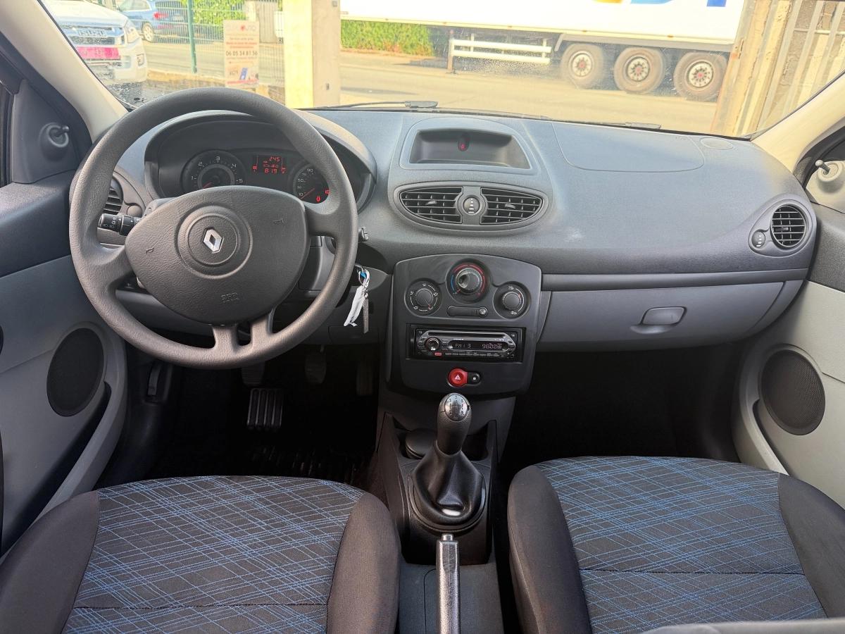 Renault Clio 1.5 DCI 70 PACK AUTHENTIQUE 2007 - vue 13