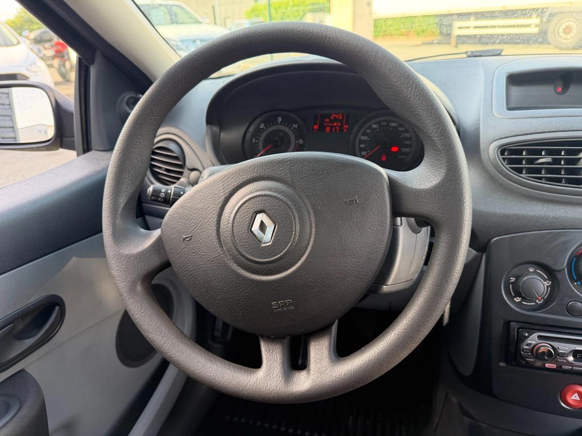 Renault Clio 1.5 DCI 70 PACK AUTHENTIQUE 2007 - vue 14