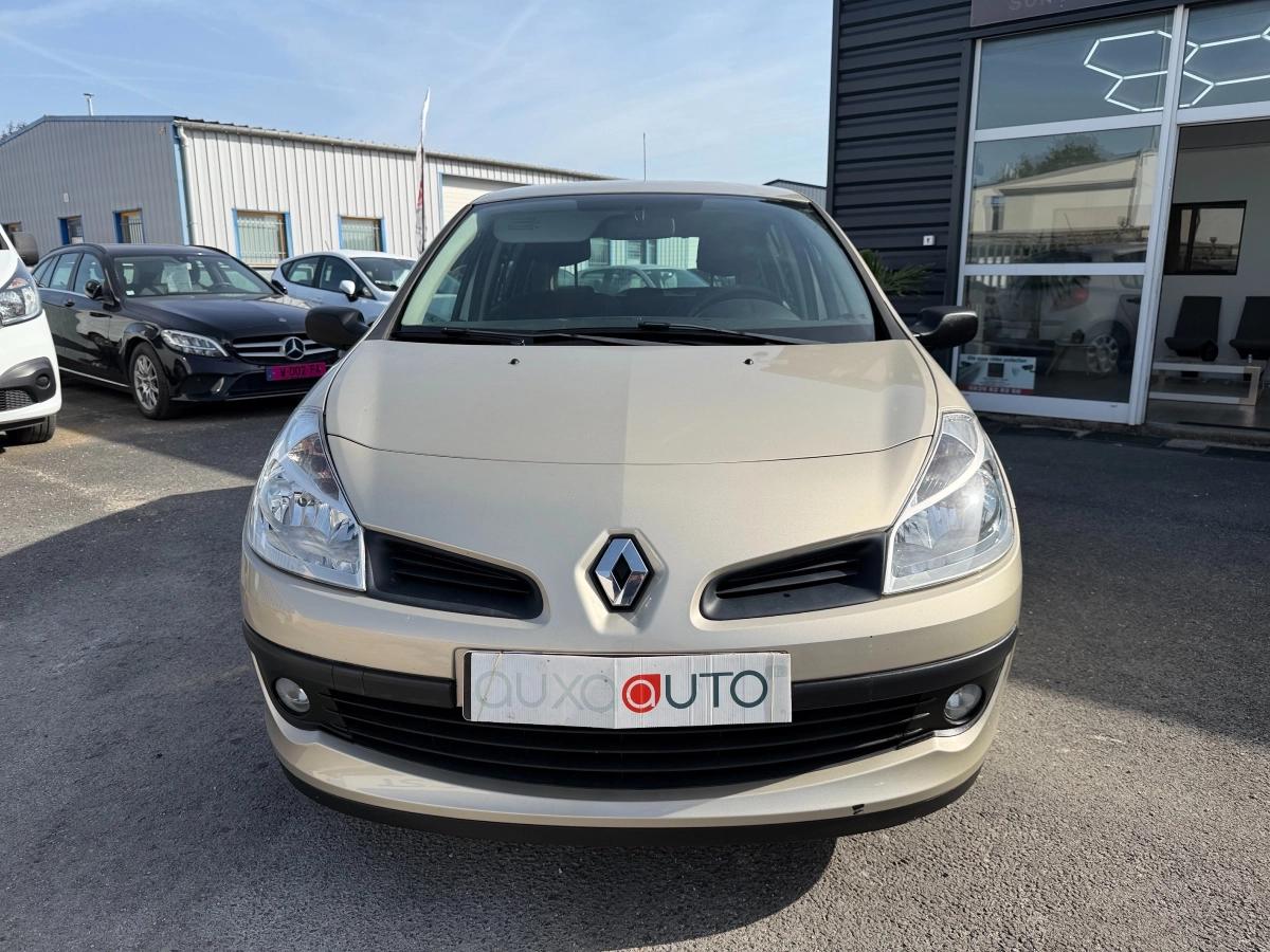 Renault Clio 1.5 DCI 70 PACK AUTHENTIQUE 2007 - vue 3