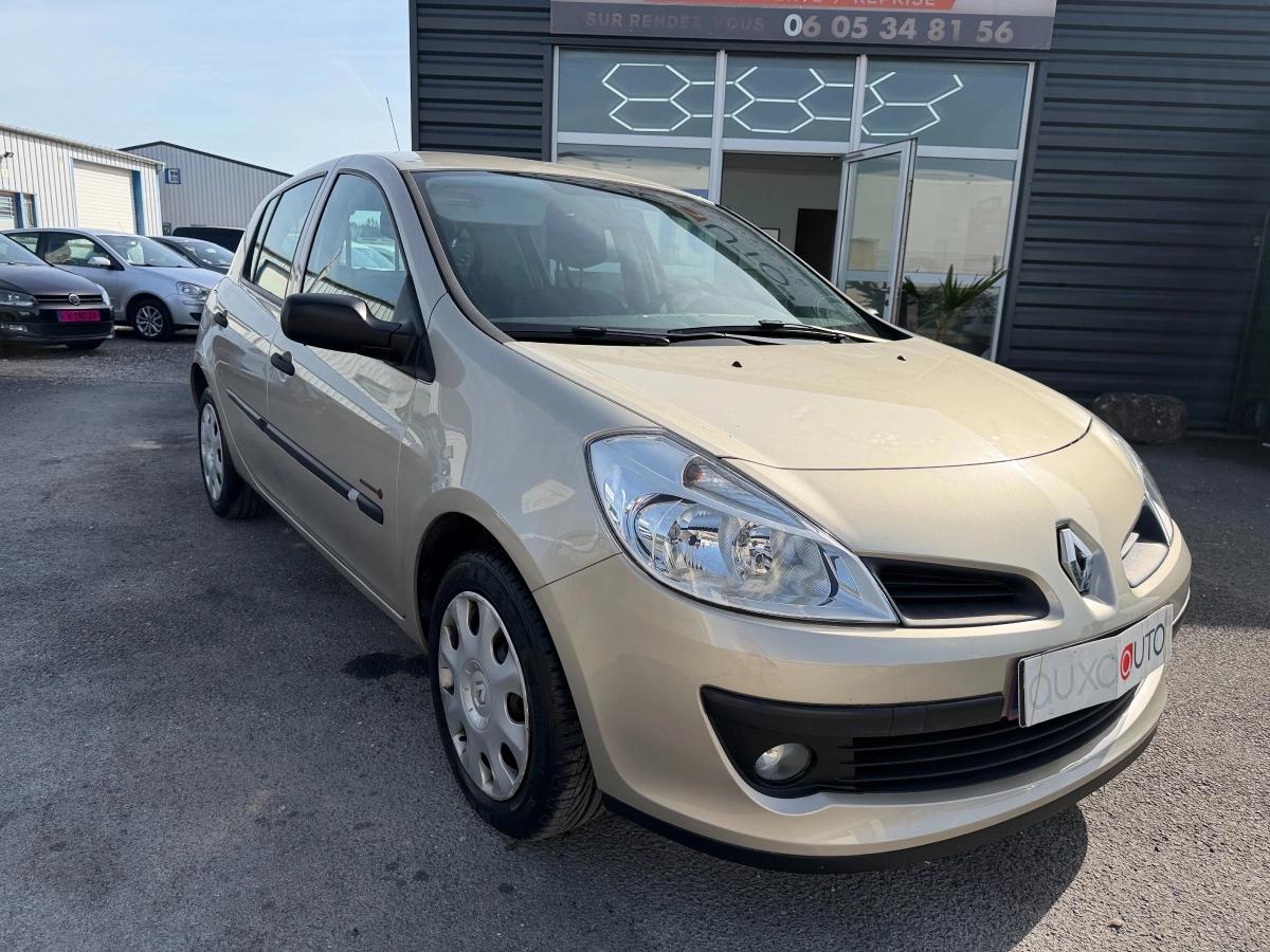 Renault Clio 1.5 DCI 70 PACK AUTHENTIQUE 2007 - vue 6