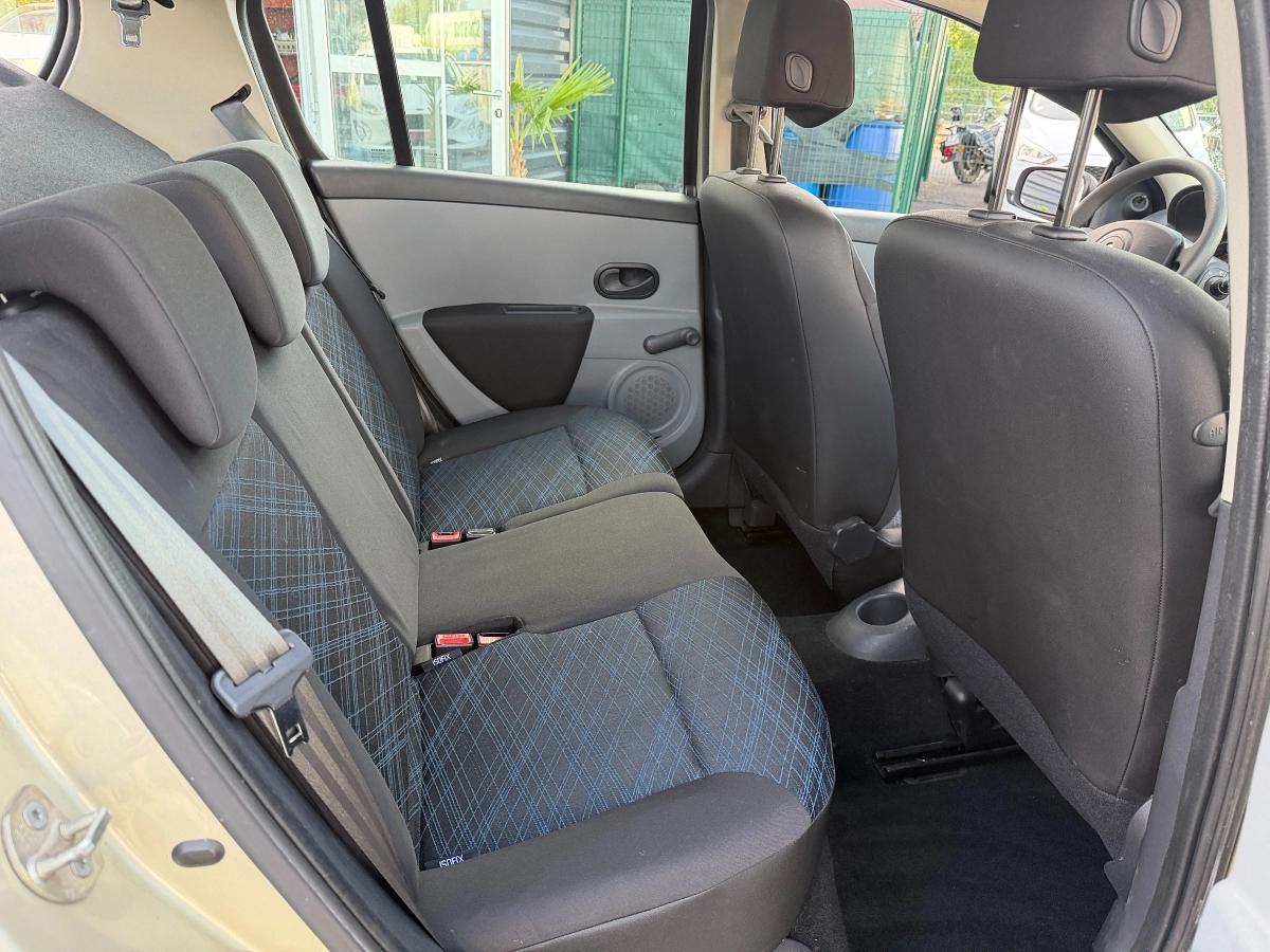 Renault Clio 1.5 DCI 70 PACK AUTHENTIQUE 2007 - vue 8