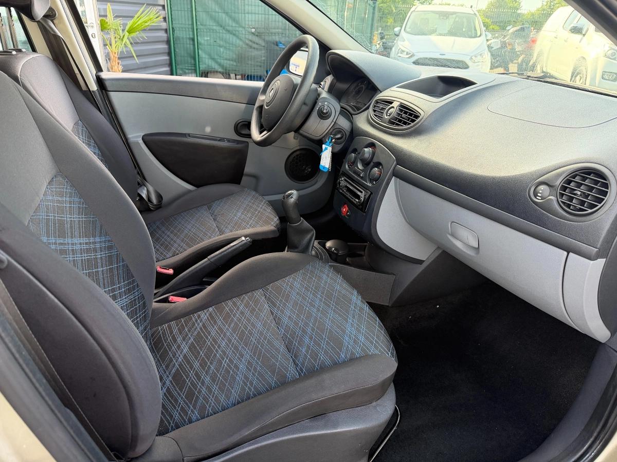 Renault Clio 1.5 DCI 70 PACK AUTHENTIQUE 2007 - vue 9
