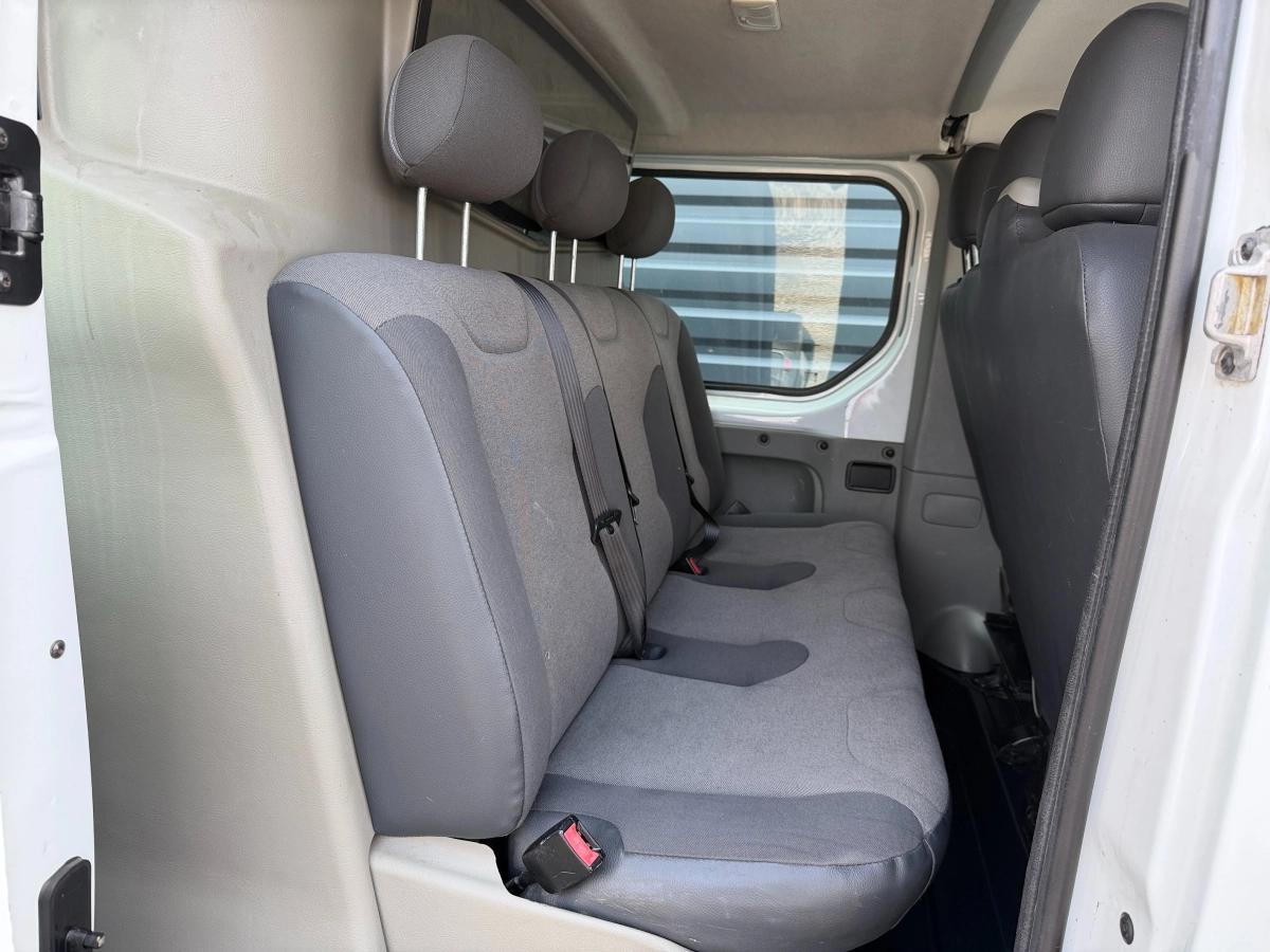Renault Trafic Vu FOURGON 2.0 DCI 90 L1H1 2010 - vue 12