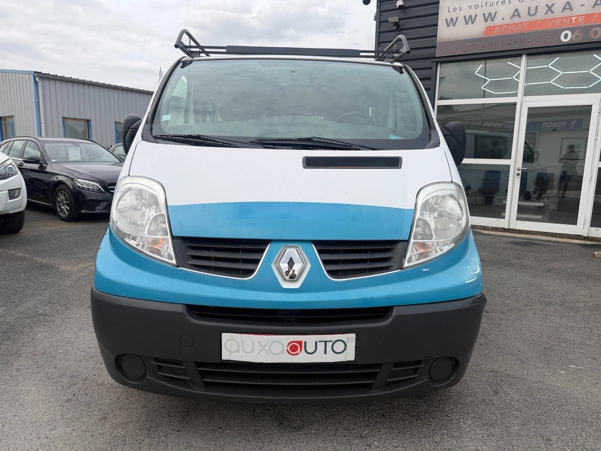 Renault Trafic Vu FOURGON 2.0 DCI 90 L1H1 2010 - vue 5