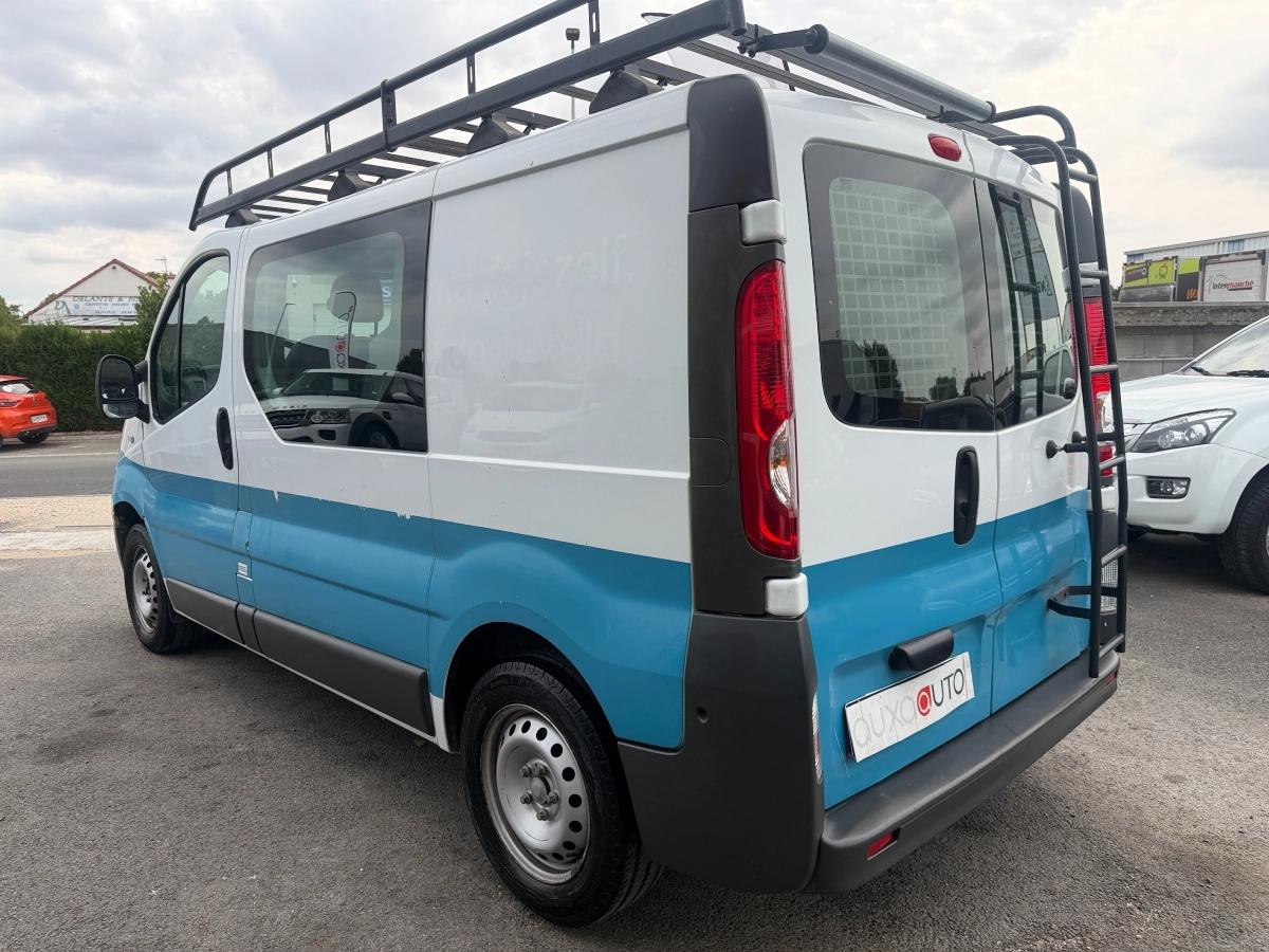 Renault Trafic Vu FOURGON 2.0 DCI 90 L1H1 2010 - vue 6