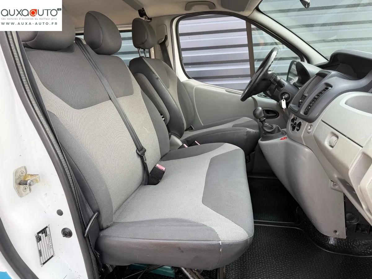 Renault Trafic Vu FOURGON 2.0 DCI 90 L1H1 2010 - vue 11