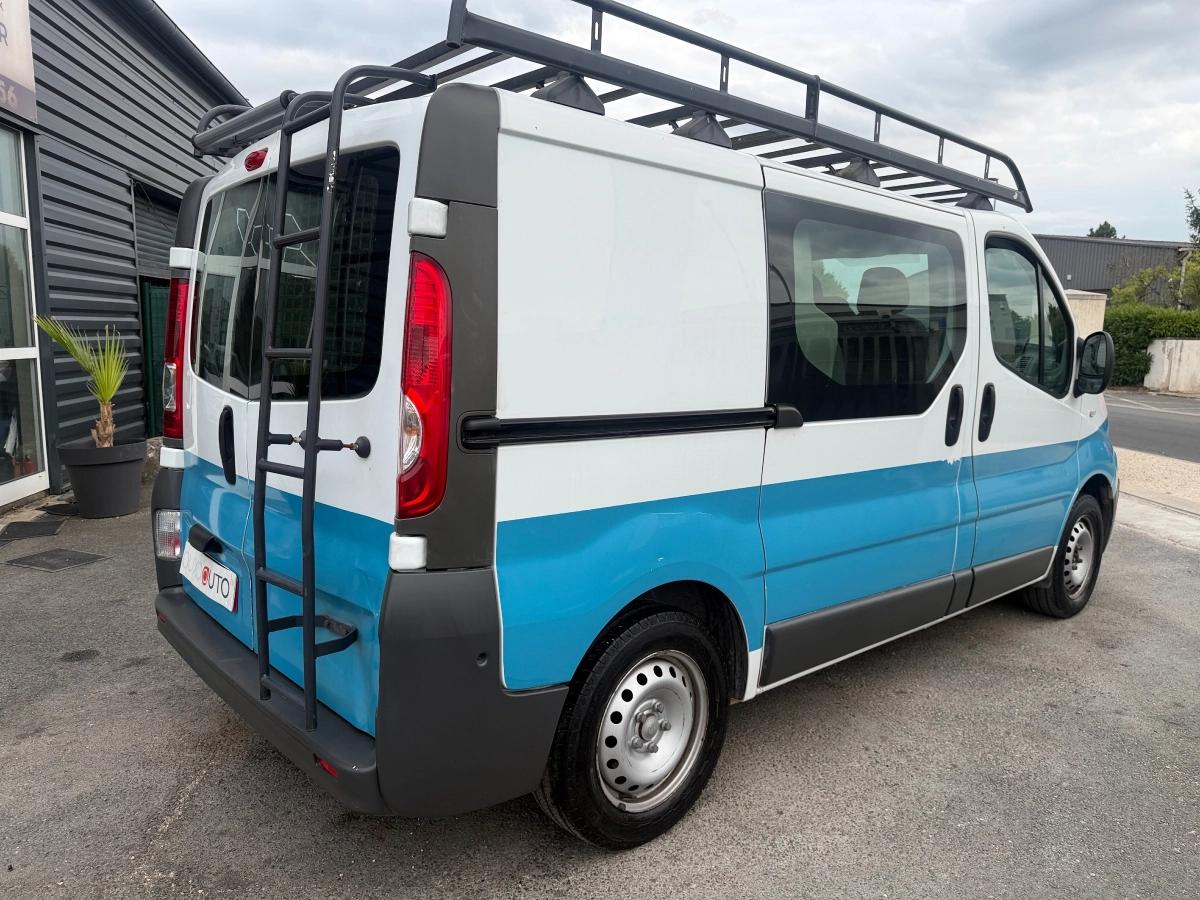 Renault Trafic Vu FOURGON 2.0 DCI 90 L1H1 2010 - vue 7