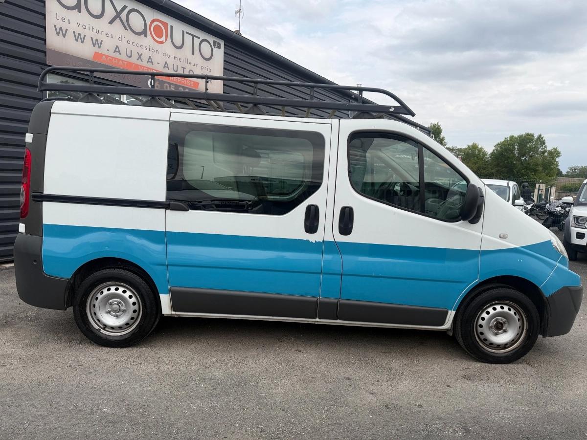 Renault Trafic Vu FOURGON 2.0 DCI 90 L1H1 2010 - vue 8