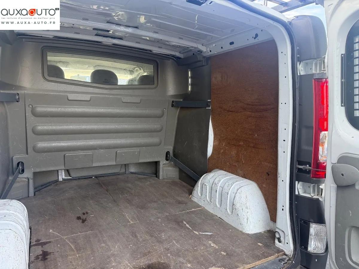Renault Trafic Vu FOURGON 2.0 DCI 90 L1H1 2010 - vue 20