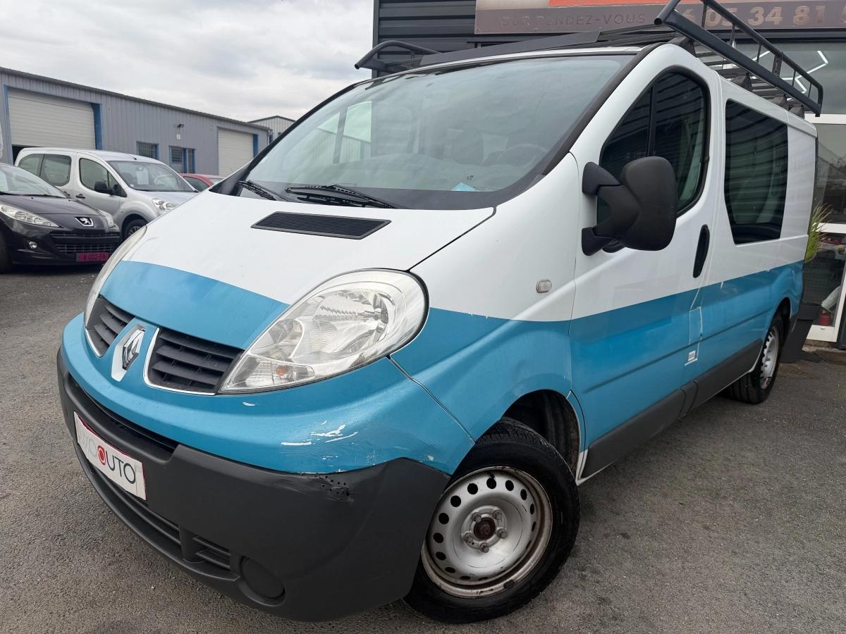 Renault Trafic Vu FOURGON 2.0 DCI 90 L1H1 2010 - vue 9