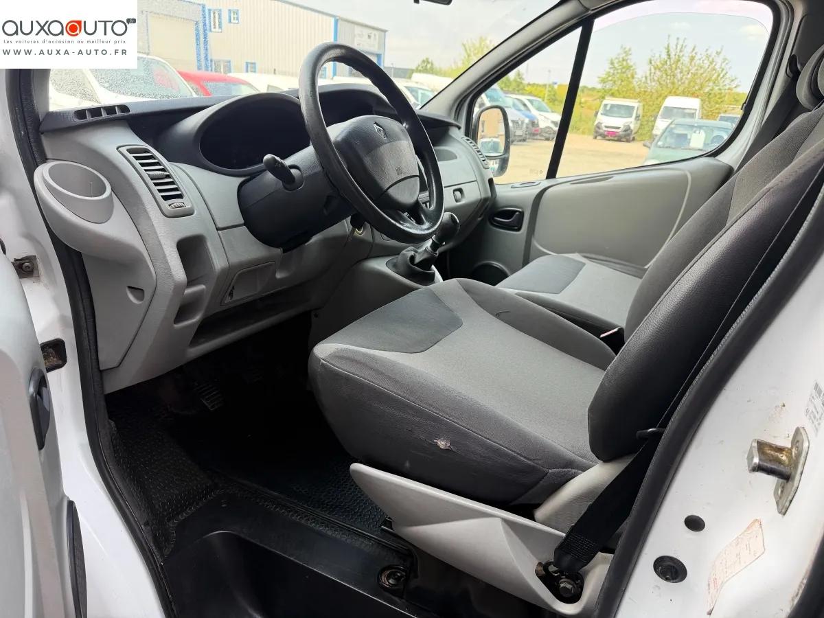 Renault Trafic Vu FOURGON 2.0 DCI 90 L1H1 2010 - vue 15